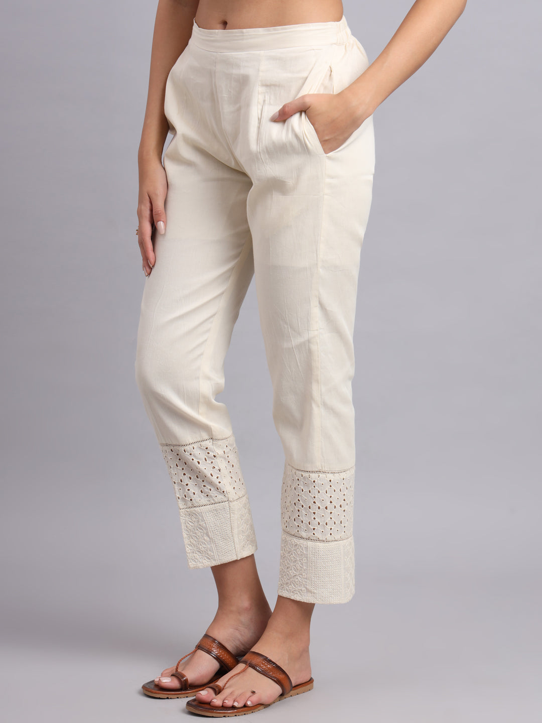 Kashmeeri Kurta – Elegant Embroidered Kurta for Festive Days