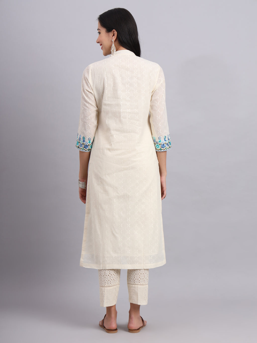 Kashmeeri Kurta – Elegant Embroidered Kurta for Festive Days