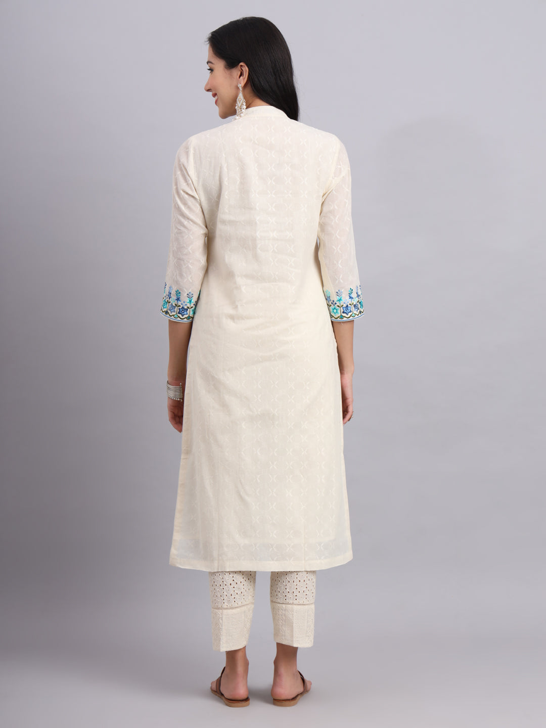 Kashmeeri Kurta – Elegant Embroidered Kurta for Festive Days