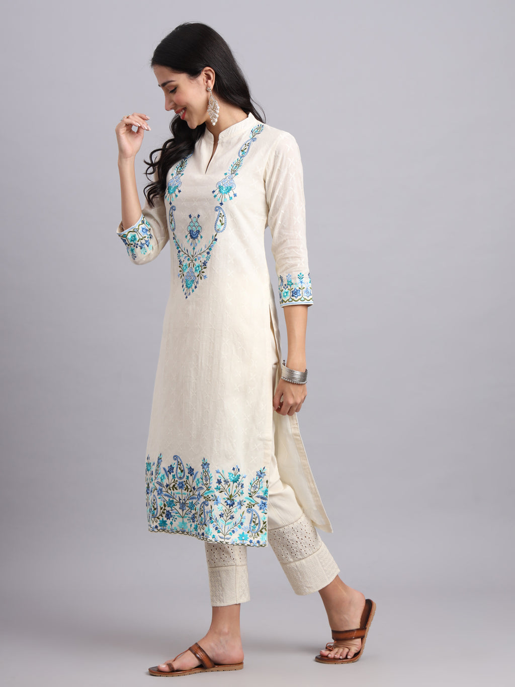 Kashmeeri Kurta – Elegant Embroidered Kurta for Festive Days