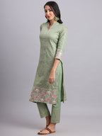 Shabreen Festive Green Straight Kurta Set – Traditional Gota & Floral Design