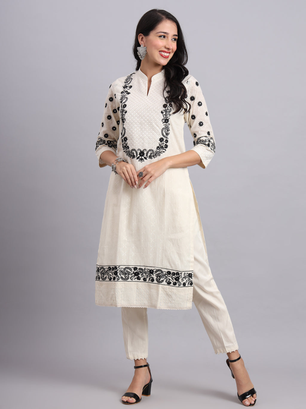 Comfortable Black Yog Kurta Set for Women – Perfect for Yoga