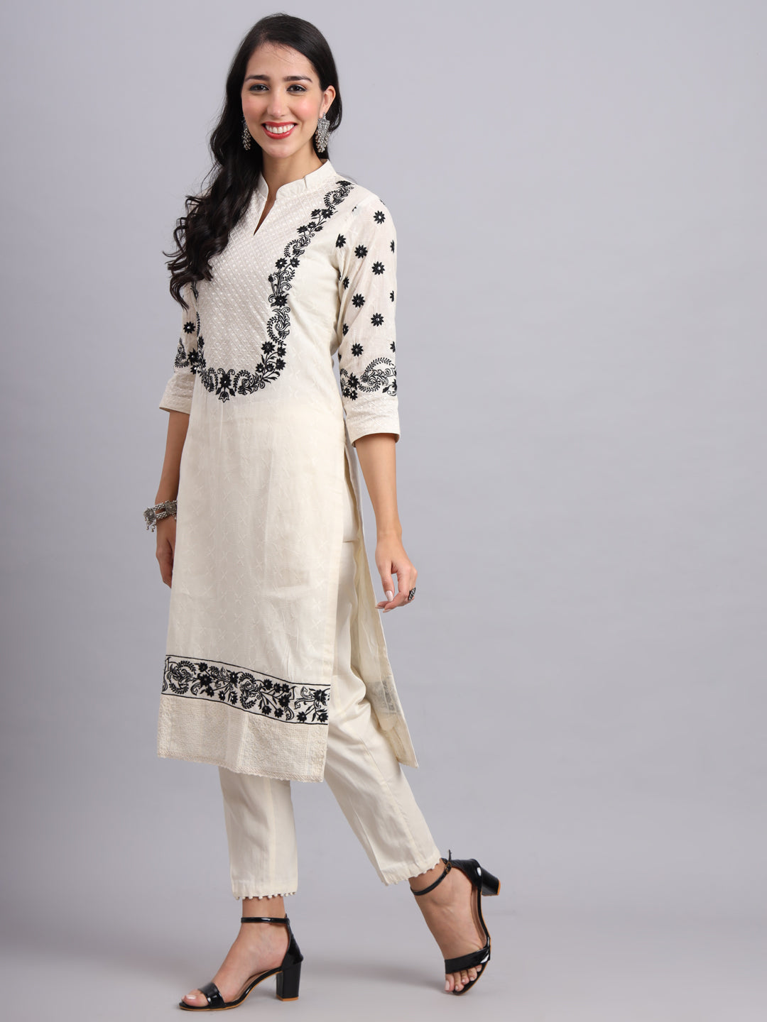 Comfortable Black Yog Kurta Set for Women – Perfect for Yoga