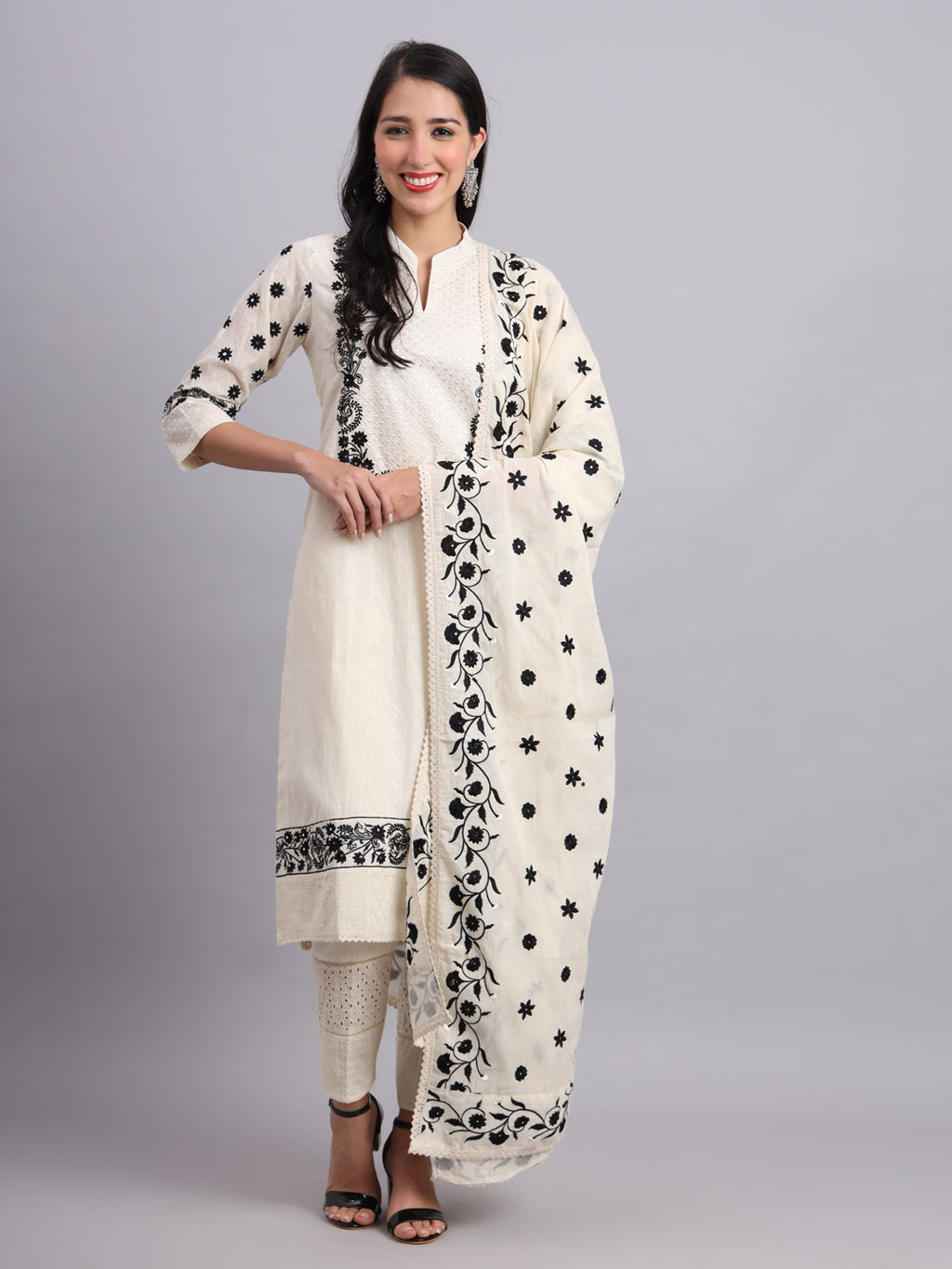 Black Embroidered Kurta Set for Women – Elegant & Comfortable