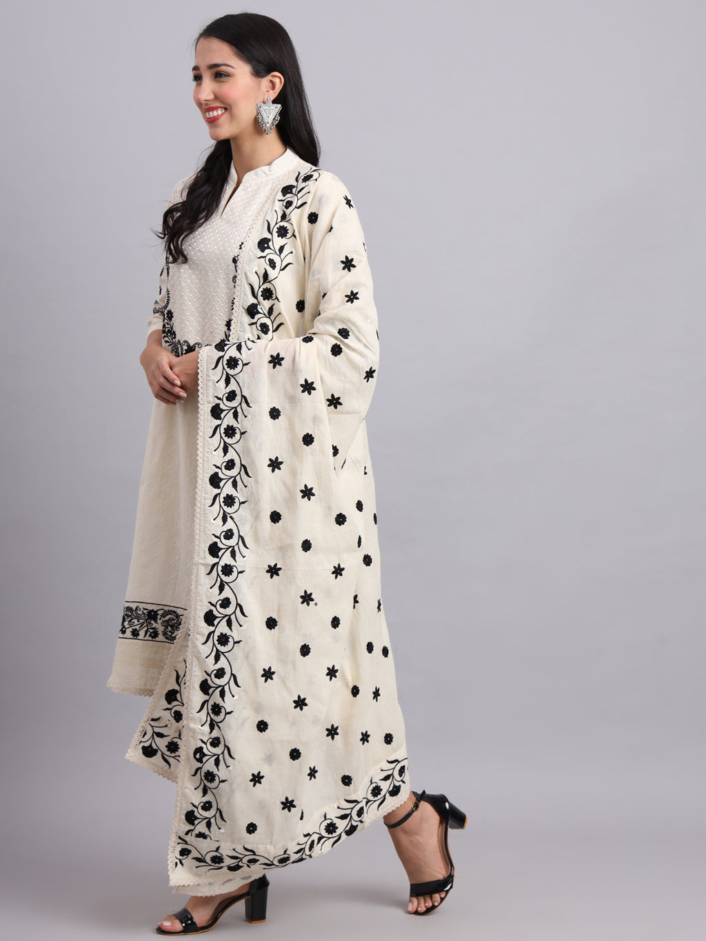 Black Embroidered Kurta Set for Women – Elegant & Comfortable
