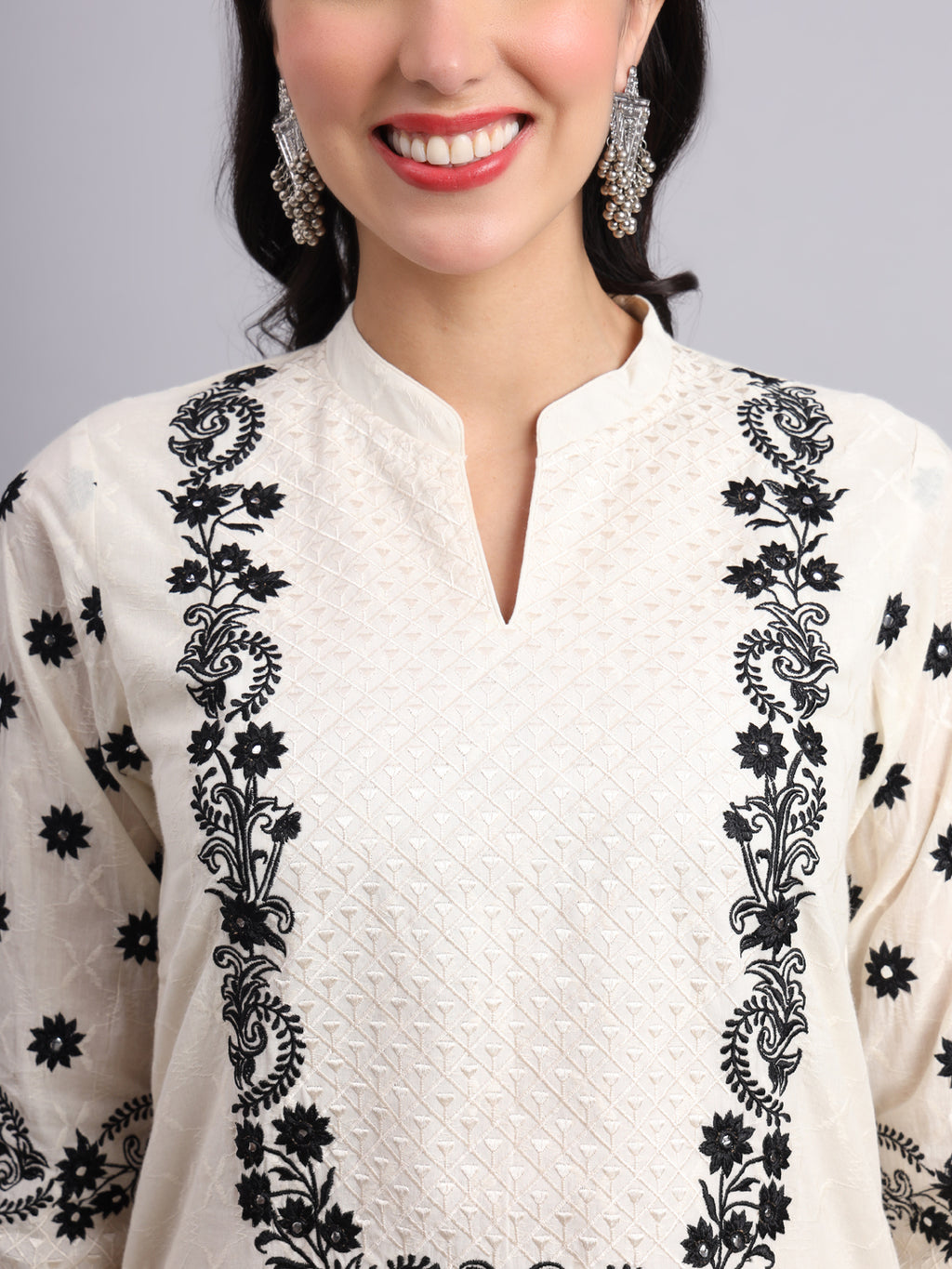 Black Embroidered Kurta Set for Women – Elegant & Comfortable