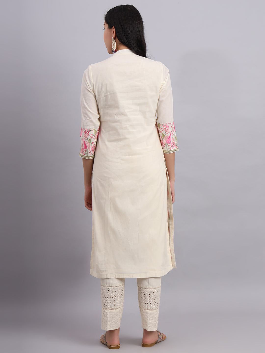 Floral Embroidered Kurta Set – Elegant Pink Floral Design