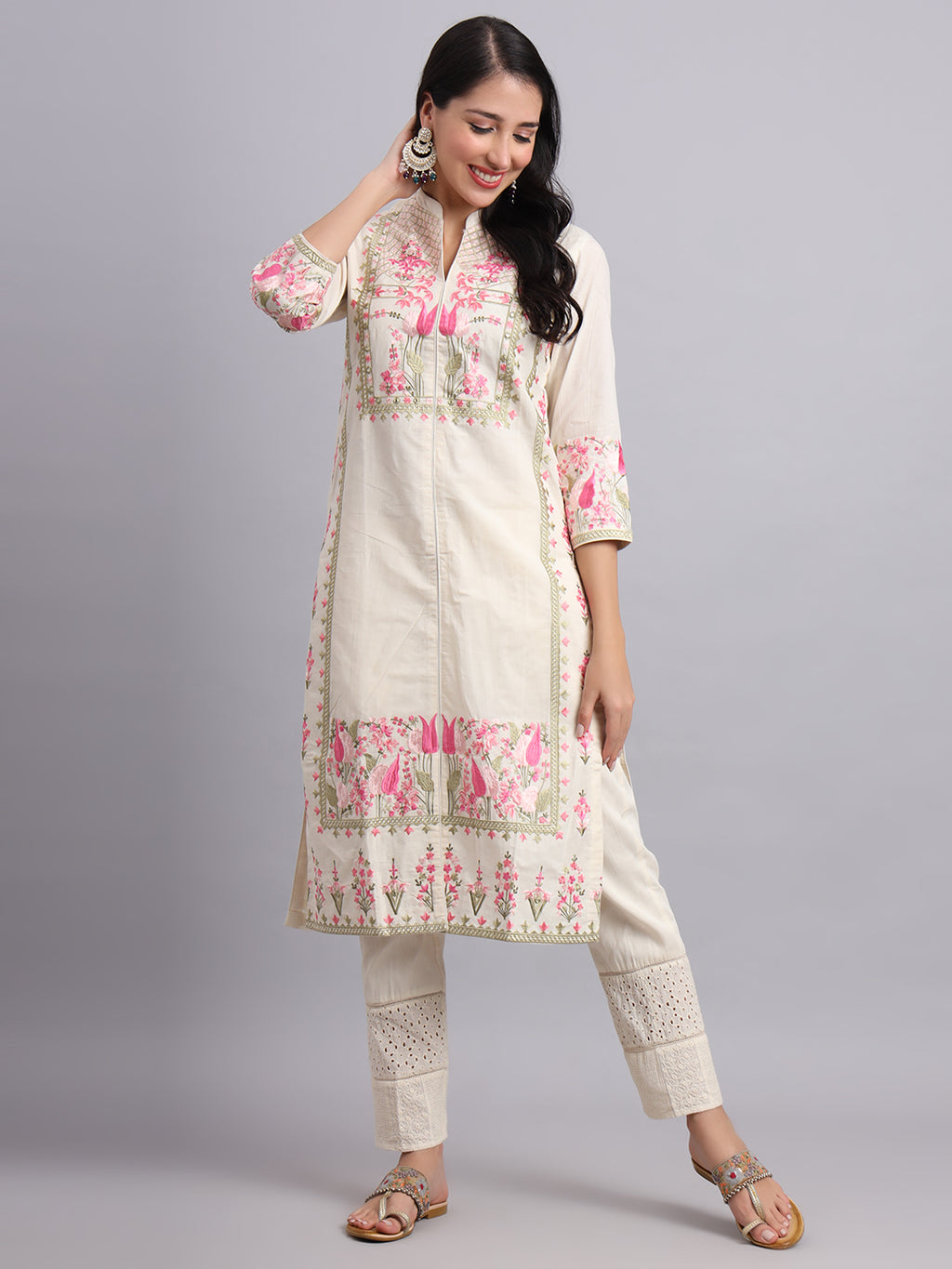 Floral Embroidered Kurta Set – Elegant Pink Floral Design