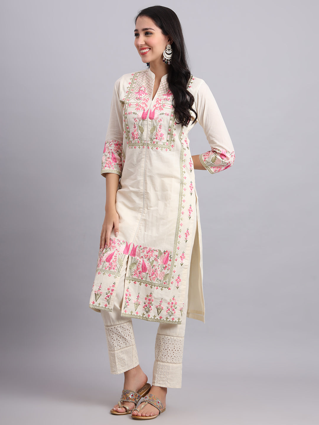Floral Embroidered Kurta Set – Elegant Pink Floral Design