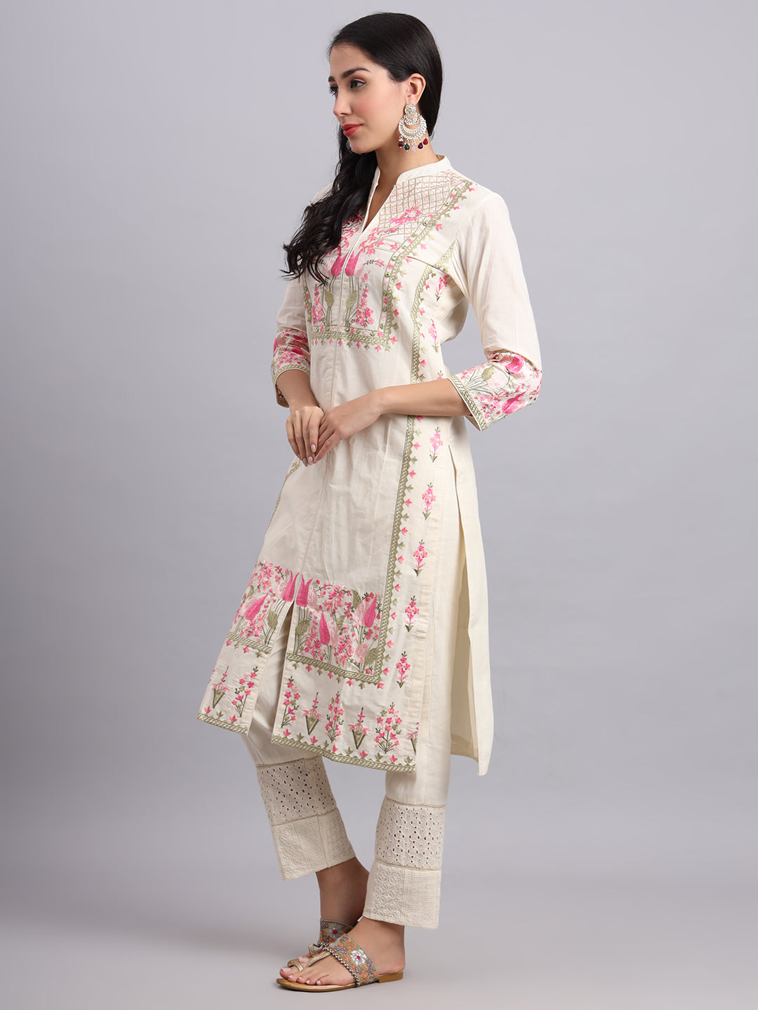 Floral Embroidered Kurta Set – Elegant Pink Floral Design