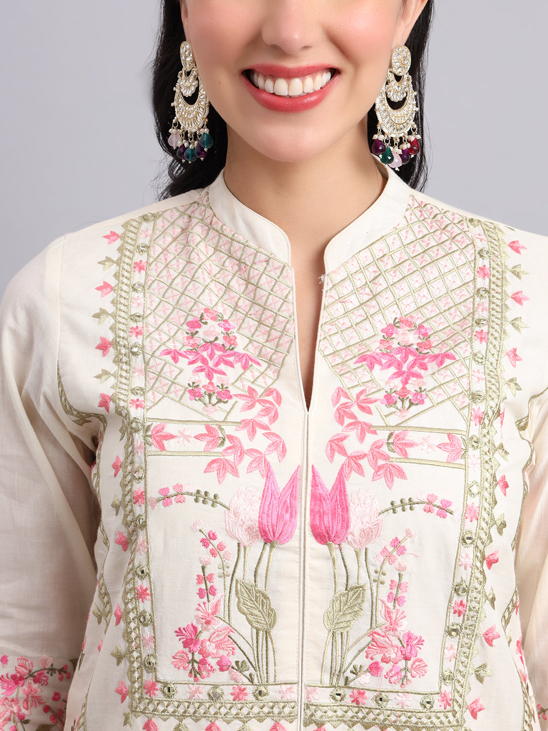 Floral Embroidered Kurta Set – Elegant Pink Floral Design