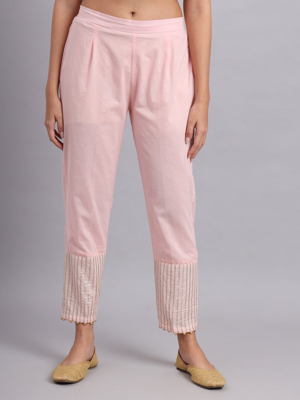 Lukhnavi Chikan Kari Kurta and Pants Set – Handcrafted Wear for Women