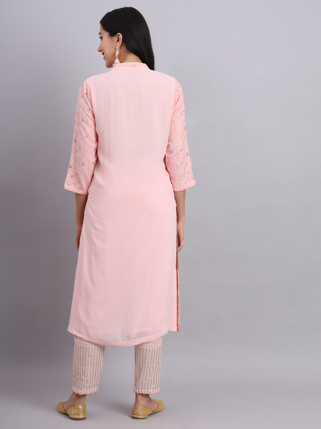 Lukhnavi Chikan Kari Kurta and Pants Set – Handcrafted Wear for Women