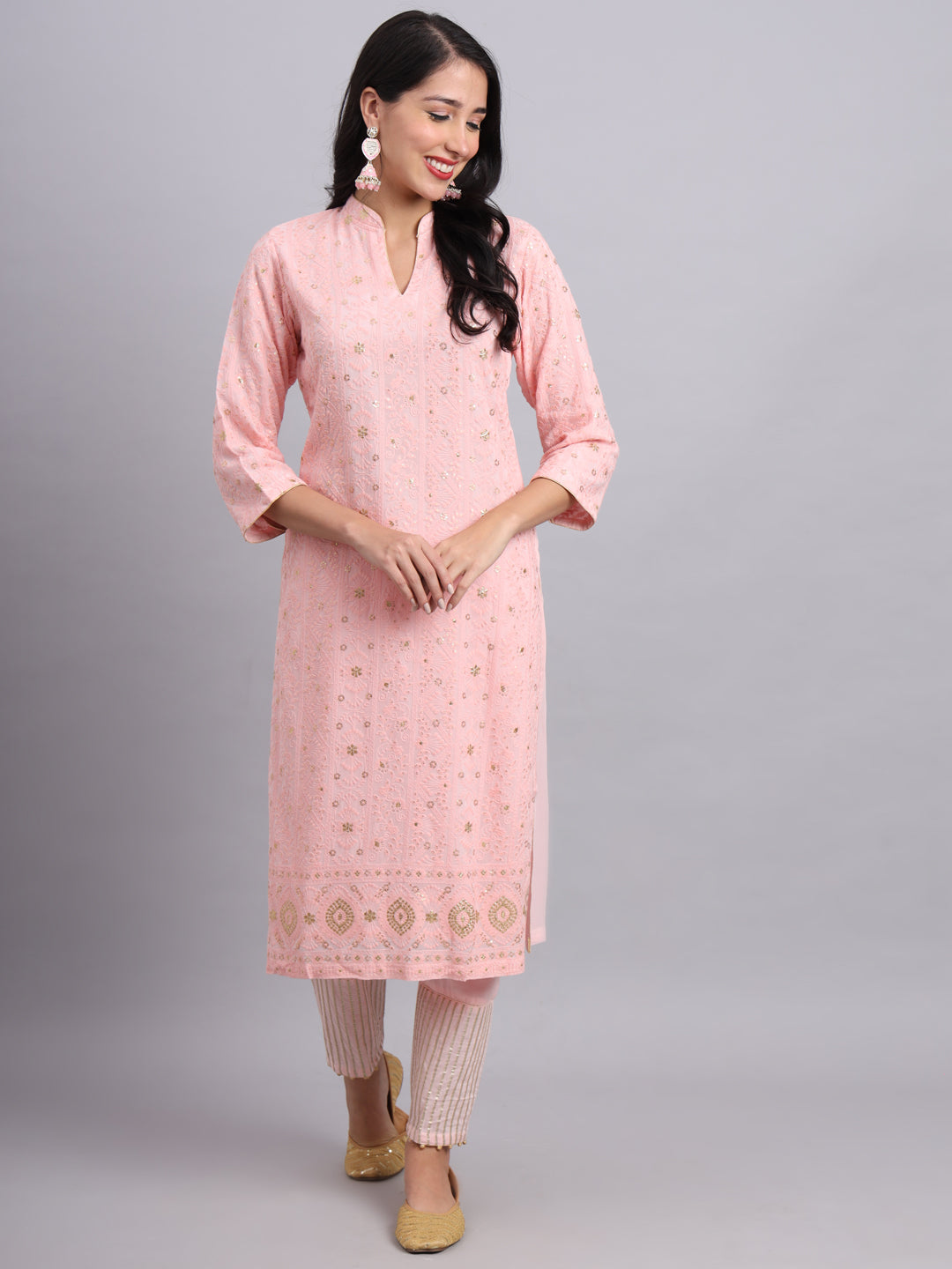 Lukhnavi Chikan Kari Kurta and Pants Set – Handcrafted Wear for Women
