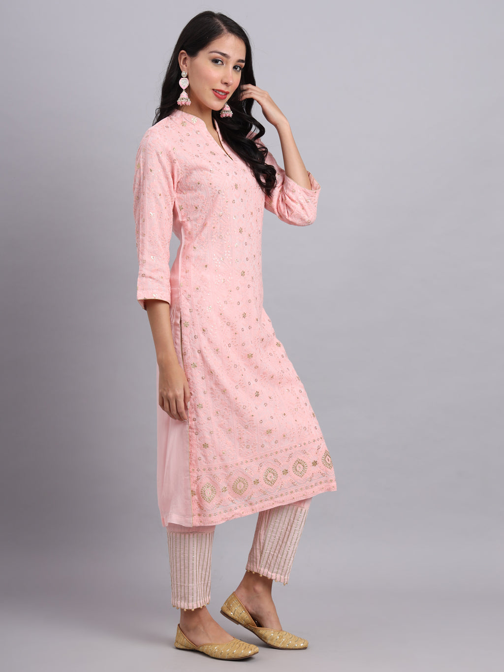 Lukhnavi Chikan Kari Kurta and Pants Set – Handcrafted Wear for Women