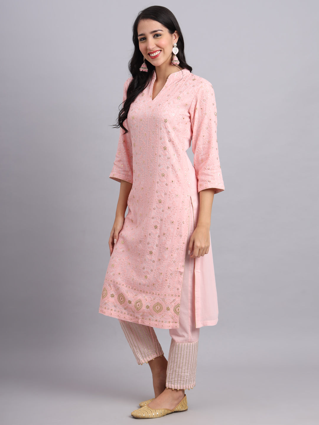 Lukhnavi Chikan Kari Kurta and Pants Set – Handcrafted Wear for Women