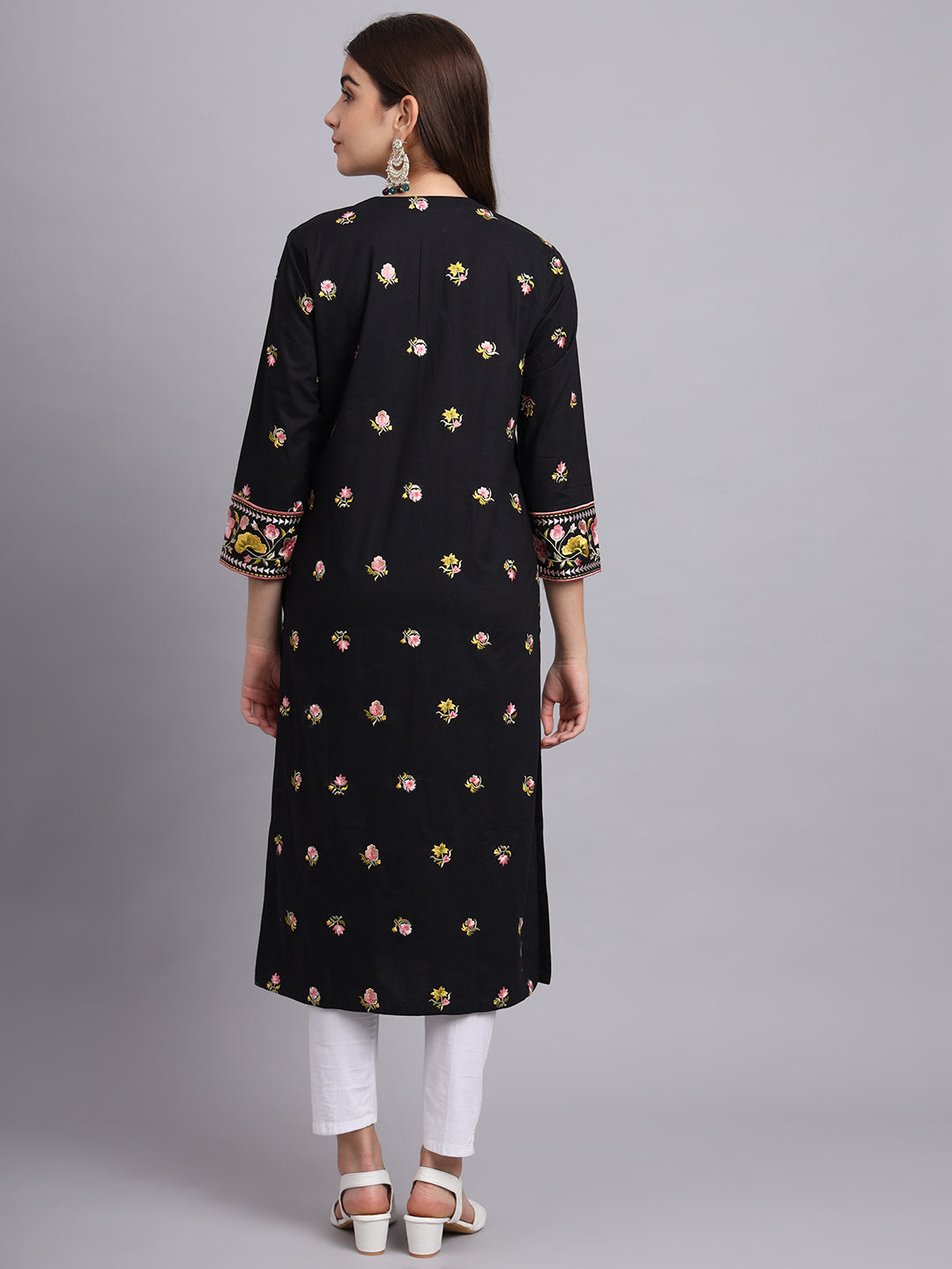 Black Floral Embroidered Kurta for Women – Elegant Ethnic Party Wear (Only Kurta))
